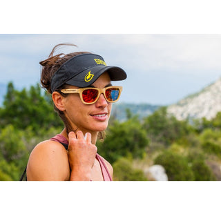 GRIVEL #CLIMBDIFFERENT SUNGLASSES Occhiali da sole con montatura in bambù e lenti specchiate rosse categoria 3 UV400.