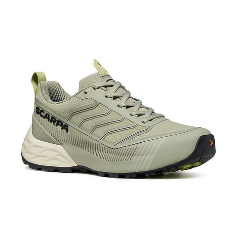 ABBIGLIAMENTO E SCARPE