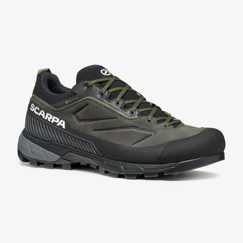 ABBIGLIAMENTO E SCARPE