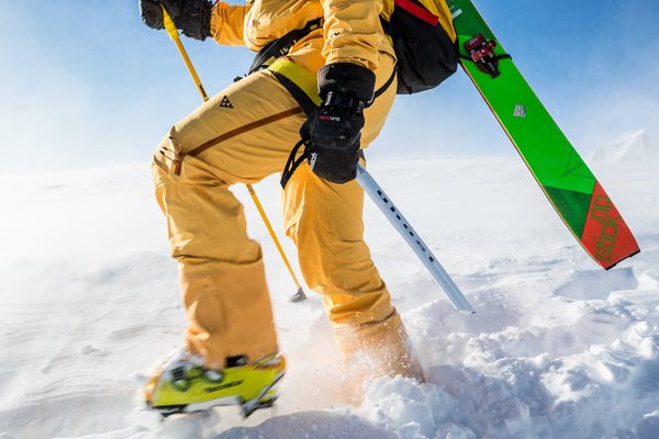 GRIVEL GHOST Piccozza da sci alpinismo ed alpinismo leggera e minimale,  con manico G-bone, versione con paletta - Disponibile in 2 colori