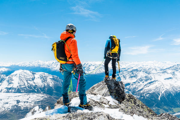 GRIVEL GHOST Piccozza da sci alpinismo ed alpinismo leggera e minimale,  con manico G-bone, versione con paletta - Disponibile in 2 colori