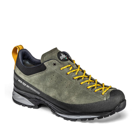 ABBIGLIAMENTO E SCARPE
