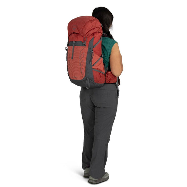 OSPREY TEMPEST 33 ZAINO 33 LITRI DA TREKKING CON SCHIENALE CORTO - DISPONIBILE IN 2 COLORI
